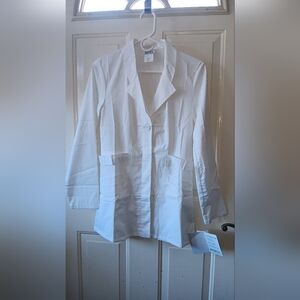 Meta brand women's size 2 fitted lab coat NWT